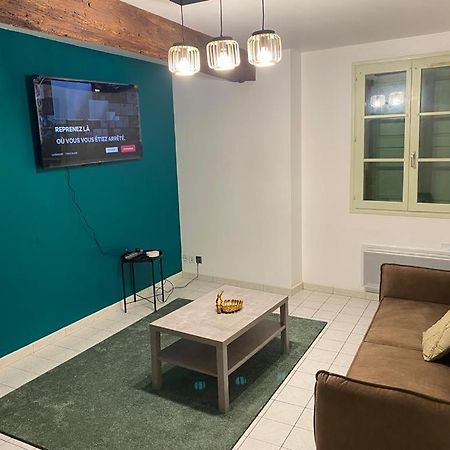 Chez Papa Hotel Тонер Екстериор снимка